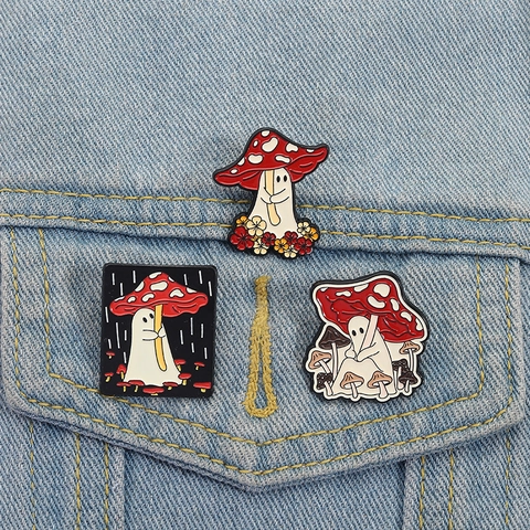 Süßer Cartoon Ghost Pilz Emaille Brosche Pin Zinklegierung Lackiertes Abzeichen Halloween Revers Pins Für Kleidung Rucksack Schmuck