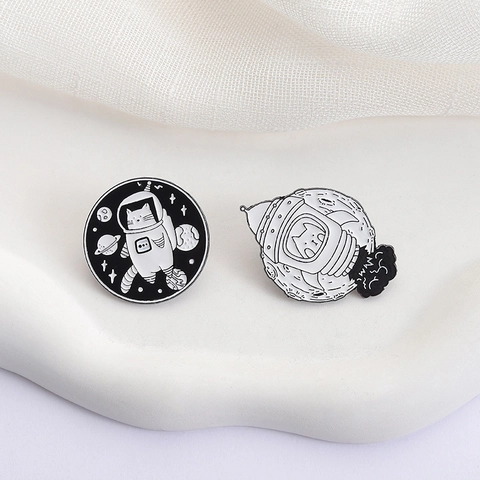 Creatieve Astronaut Kat Raket Broche Emaille Pin Zinklegering Ruimte Dier Badge Cartoon Kleding Accessoires Sieraden Cadeau