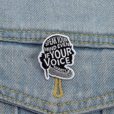Inspirerend Citaat Emaille Pin Zinklegering Portretsilhouet Broche Zwart Wit Emaille Badge Speak Your Mind Sieraden Cadeau