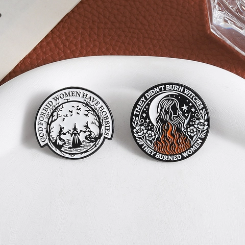 Vintage Witch Theme Enamel Pin Φεμινιστικό Σύνθημα Alloy Brooch Gothic Women Power Metal Badge για Διακόσμηση Τσάντας Ρούχων