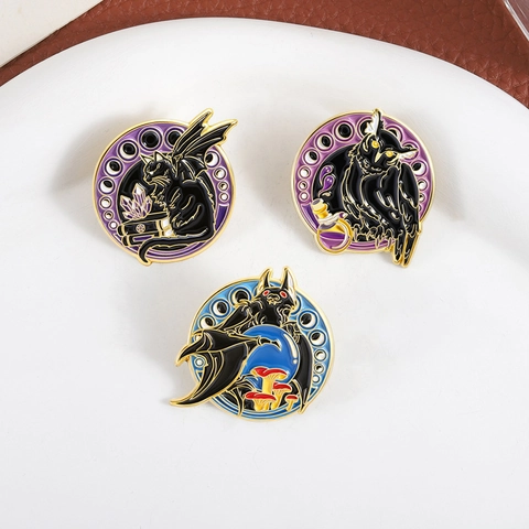 Broche de Aleación de Zinc Esmaltado Misterio Gótico Set Bruja Murciélago Búho Gato Alado Poción Mágica Accesorios Ropa
