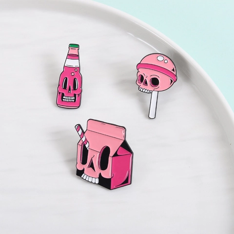 Broches de Esmalte Lindo Siniestro Calavera Rosa Caja de Jugo Soda Piruleta Aleación de Zinc Insignias para Bolsas Ropa