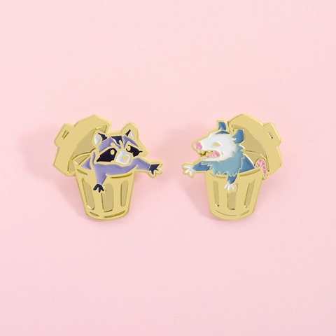 Pin De Esmalte Divertido De Animales Con Mapache Y Zarigüeya En Cubo De Basura Broche De Aleación Para Bolsos Chaquetas Mochilas Accesorios