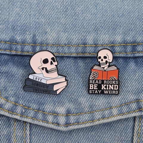 Cartoon Skeleton Reading Skull Book Enamel Brooch Zinc Alloy Lacquered Pins For Women Men Literary Gothic Artistic Badges
