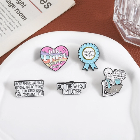 Funny Skeleton Workplace Humor Enamel Brooch Pin Zinc Alloy Heart Medal Award Badges For Men Women Accessories Gift