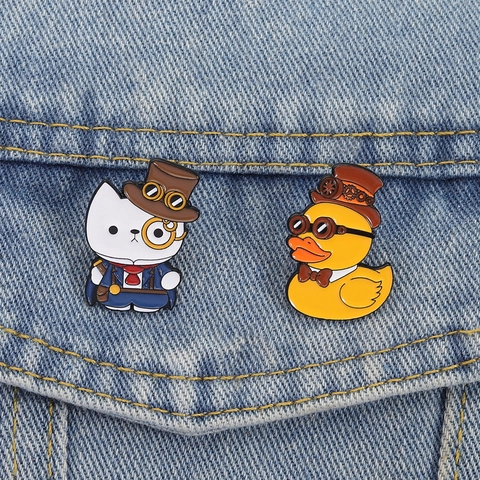 Broche de Esmalte Steampunk Aleación de Zinc Dibujos Animados Patito Amarillo Gato Blanco Pin de Solapa Insignias Para Ropa Bolsas Joyería Unisex Regalo