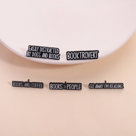Lustige Buchliebhaber Emaille Pin Zinklegierung Lackierte Buchstaben Abzeichen Slogan Brosche Bücher Und Kaffee Deko Für Leseratten