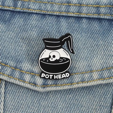 Kreativ Skelett Kaffeekanne Emaille Pin Pot Head Schriftzug Zinklegierung Gothic Brosche Abzeichen Für Kleidung Taschen Unisex Accessoire