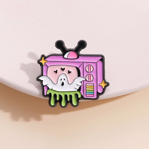 Cartoon Süß Ghost TV Emaille Brosche Pin Legierung Einbrennlack Abzeichen Für Rucksack Kleidung Zubehör Schmuck Geschenk