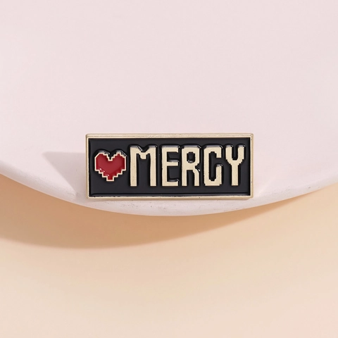 Pin's en Émail Mercy Pixel Heart Style UI de Jeu Rétro Badge en Alliage pour Décoration Vêtements Sac à Dos Cadeau pour Gamers
