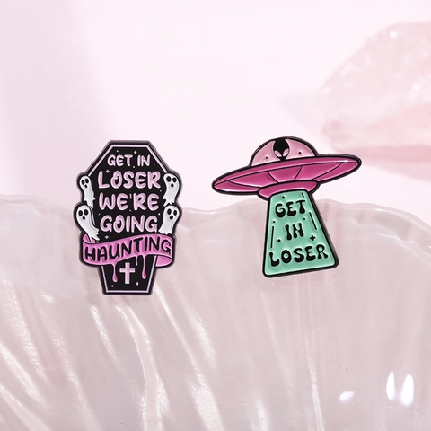 Lustige Cartoon Skelett UFO Alien Sarg Emaille Pin Set Legierung Geist Buchstabe Abzeichen Brosche Für Rucksack Kleidung Halloween