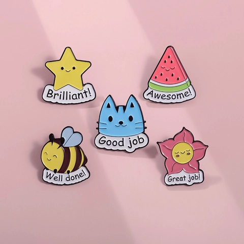 Broches de Esmalte de Dibujos Animados Aleación Animal Fruta Estrella Flor Gato Abeja Para Niños Estudiantes Mochila Ropa Decoración