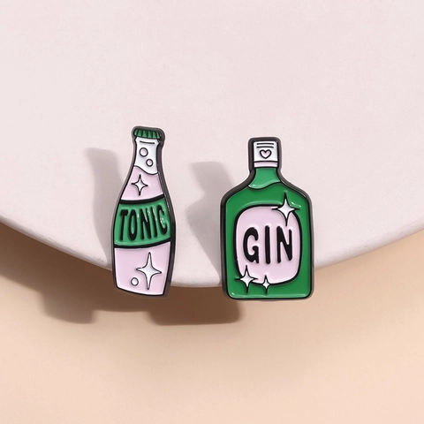 Pin de Esmalte de Dibujos Animados Broche de Botella de Bebida Gin Y Tonic Lindo de Aleación de Zinc Lacado Insignia para Accesorios de Ropa Regalo Unisex