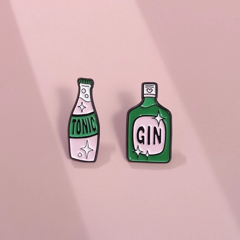 Pin de Esmalte de Dibujos Animados Broche de Botella de Bebida Gin Y Tonic Lindo de Aleación de Zinc Lacado Insignia para Accesorios de Ropa Regalo Unisex
