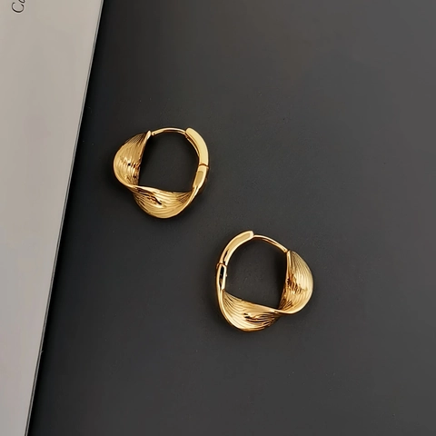 925 Sterling Zilveren Gedraaide Textuur Huggie Hoop Oorbellen Voor Vrouwen Vintage Geborstelde Mobius Stijl Gepersonaliseerde Dagelijkse Sieraden