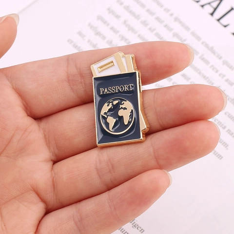 Kreative Reisepass Emaille Nadel Erde Globus Bordkarte Brosche Marineblau Legierung Schmuck Für Reisende Abzeichen
