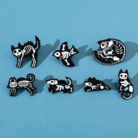 Halloween Skelet Dier Emaille Pin Broche Zinklegering Zwart Wit Cartoon Kat Hond Vogel Konijn Bone Pin Voor Feest Unisex