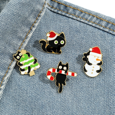 Lindo Gato Negro de Navidad Broche de Esmalte Aleación Muñeco de Nieve Árbol Bastón de Caramelo Insignias para Fiesta Accesorios Joyas Regalo