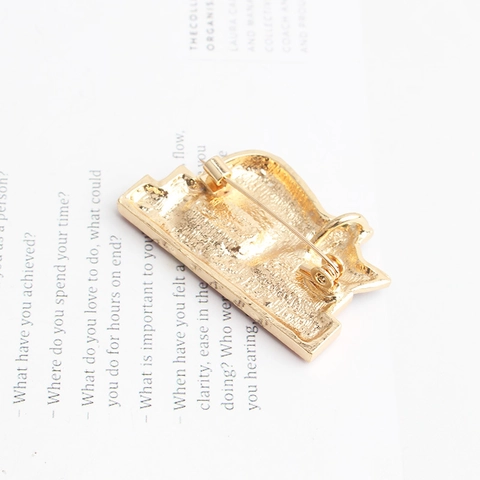 Broche Créative Chat Noir Sur Livres Rouges Émail Calembour Drôle Harry Pawter Alliage Épingle de Revers Pour Hommes Femmes