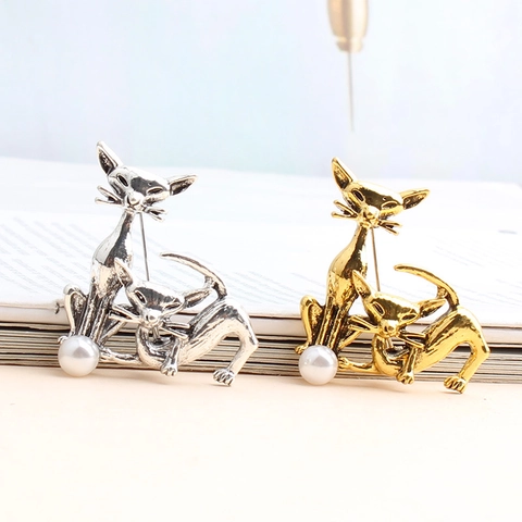Vintage Alloy Cat Brooch With Imitation Artificial Pearl Cute Animal Double Cat Lapel Pin Gold Silver Color Fashion Jewelry For Women