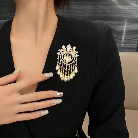 Vintage Luxurious Gold Plated Copper Brooch With Natural Artificial Pearl And Zirconia Tassel Court Style Wedding Party Women Jewelry