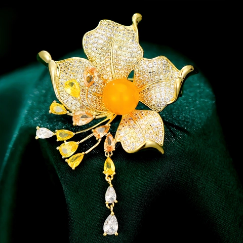 Elegant Copper Gold Plated Flower Tassel Brooch With Colorful Zirconia And Shell Pearl For Women Suit Coat Accessory