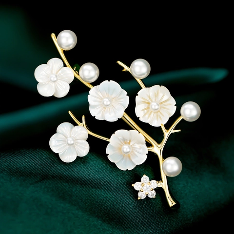 Elegant Plum Blossom Shell Flower Brooch Real Gold Plated Copper With Pearl Zirconia Vintage Floral Brooch For Women Jewelry