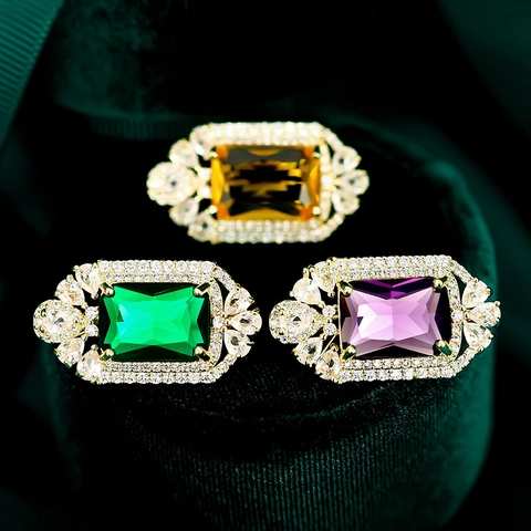 Vintage Brosche Mit Smaragdschliff Zirkonia Vergoldetes Kupfer Anti-Exponierung Kragennadel Für Damen Hochzeit Party Schmuck