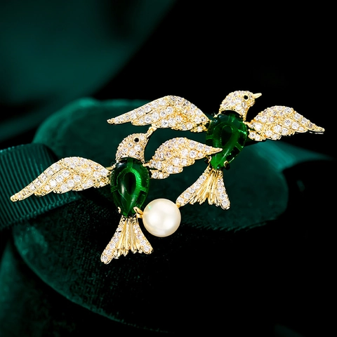 Vintage Bird Brooch For Women Gold Plated Copper With Green Zirconia And Shell Pearl Luxury Animal Pin Jewelry Gift