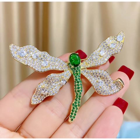 Luxury Copper Zirconia Dragonfly Brooch Elegant Gold Plated Green Rhinestone Animal Pin Jewelry For Banquet Dress Women