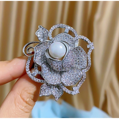 High-End Copper Gold Plated Rose Brooch With Shell Pearl Synthetic Zircon Elegant Flower Corsage Jewelry For Women Wedding Banquet