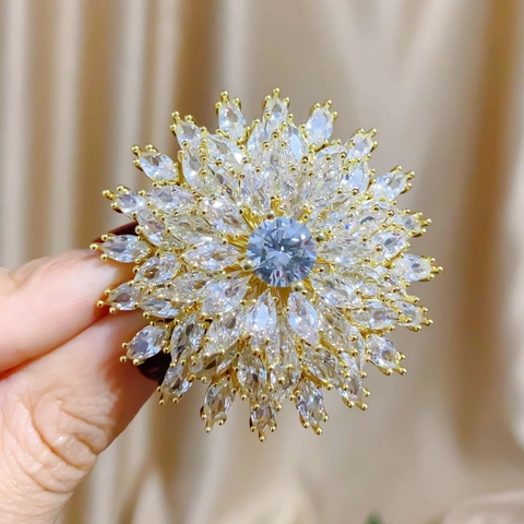 Lussuosa Spilla a Girasole Oversize in Zirconia per Donna Esagerata Spilla in Rame Cristallo Fiocco di Neve Gioielli da Festa