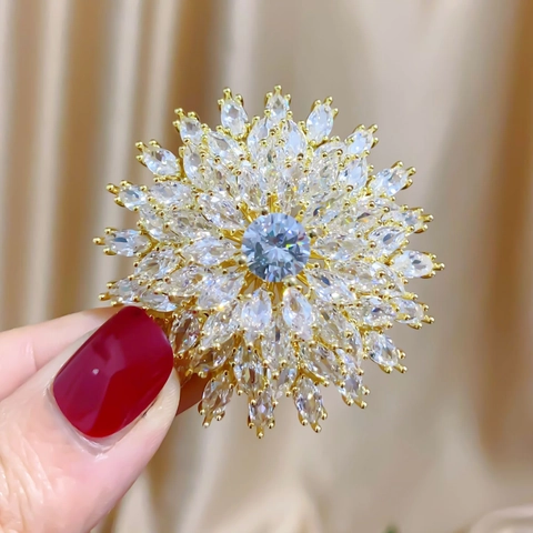 Lussuosa Spilla a Girasole Oversize in Zirconia per Donna Esagerata Spilla in Rame Cristallo Fiocco di Neve Gioielli da Festa