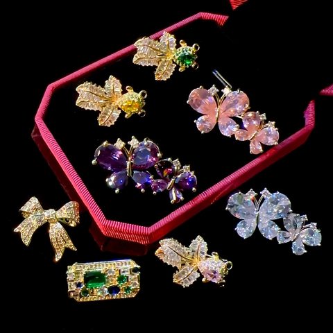 Exquisite Zirkonia Brosche Pin Schmetterling Goldfisch Schleife Kupfer Brustnadel Mode Schmuck Für Damen Bankett Hochzeit Geschenk