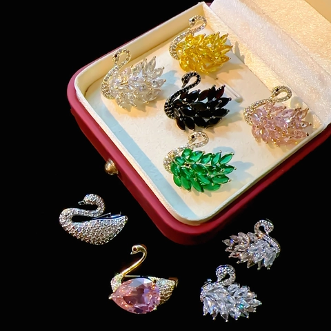 Elegant Swan Brooch Pin For Women Copper Zirconia Rhinestone Animal Lapel Pin Anti-Exposure Buckle Shirt Collar Jewelry