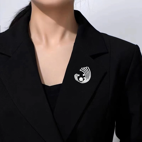 Elegante Kupferlegierung Zirkonia Brosche Für Damen Mit Perlenimitat Bauhinie Kolibri Baum Schmetterling Brosche Anstecknadel Für Bankett Anzug Schal Schmuck