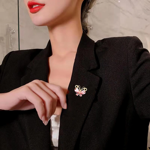 Luxury Zirconia Crystal Butterfly Bee Brooch Pins For Women Gold Silver Plated Copper Flower Animal Lapel Pins For Dress Scarf Jewelry