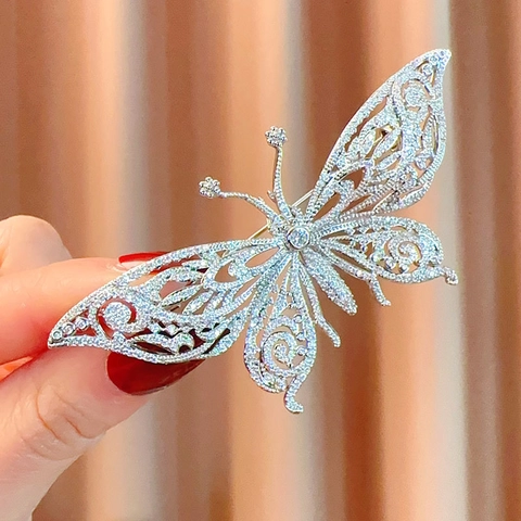Exquisite Schmetterlings Brosche Kupfer Mikro Eingelegter Zirkon Hohlendesign Eleganter Mantel Pin Zubehör Für Damen Bankett Schmuck
