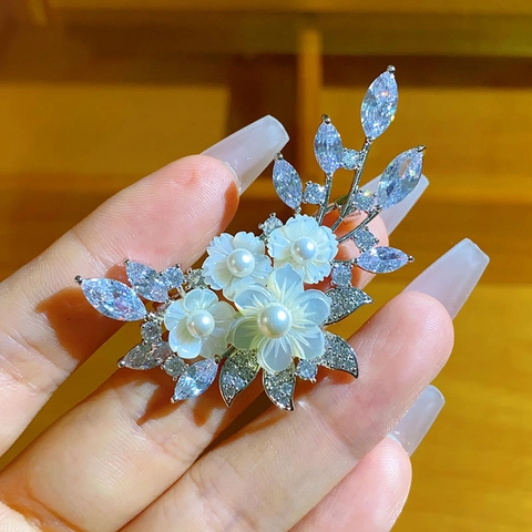 Elegant Flower Brooch For Women Natural Shell Petals White Pearl Inlaid Micro Cubic Zirconia Copper Silver Plated Brooch Pin For Suit Coat