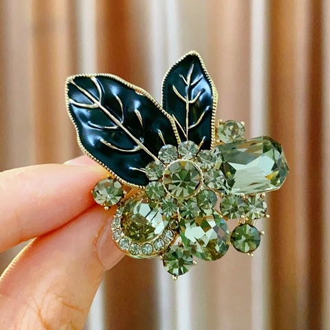 Vintage Copper Double Leaf Enamel Flower Brooch Luxurious Synthetic Crystal Rhinestone Corsage For Women Party Jewelry
