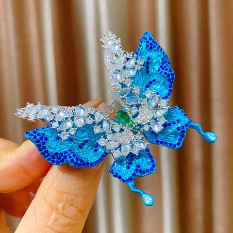 Luxus Kupfer Blau Schmetterling Brosche Mit Zirkonia Strass Mikro Eingelegt Doppelschicht Elegant Korsage Anstecknadel Schmuck Für Damen Hochzeit Bankett