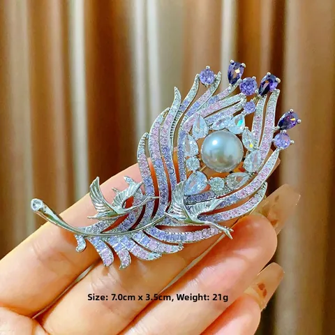Vintage Luxury Feather Brooch Pin Copper Micro-set Purple Zircon Grey Pearl Peacock Feather Lapel Pin For Coat Party Jewelry