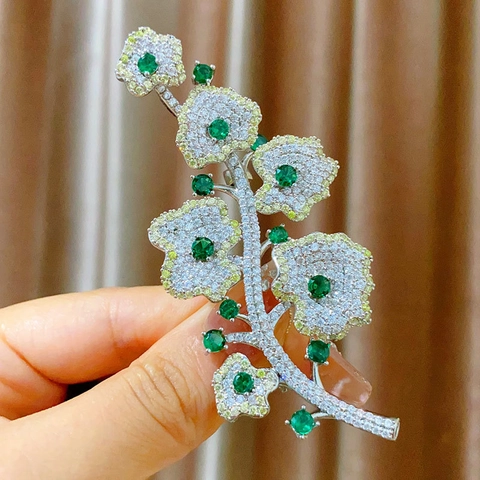 Luxury Copper Zirconia Floral Branch Brooch For Women Elegant Emerald Green Flower Leaf Pin Wedding Party Jewelry