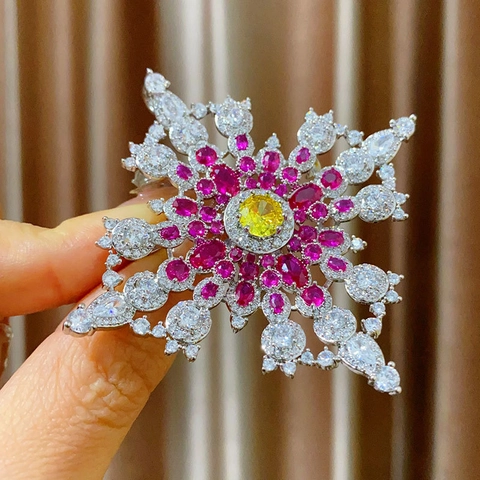 Spilla a Fiore in Rame Vintage di Lusso Con Strass di Cristallo Giallo Rosso Grande Corsage a Fiocco di Neve per Donna Gioielli da Banchetto