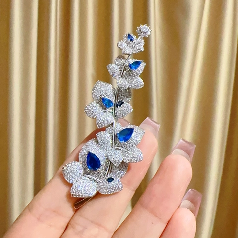 Lussuosa Spilla in Rame con Zirconia a Foglia di Acero e Fiore per Donna Elegante Gemma a Pera Blu Gialla Gioielli per Feste