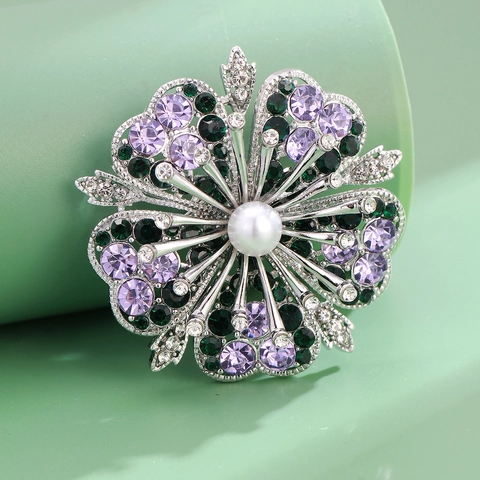 Vintage Alloy Flower Brooch Pin For Women Elegant Rhinestone Embellished Apparel Accessories With Faux Pearl Inlay