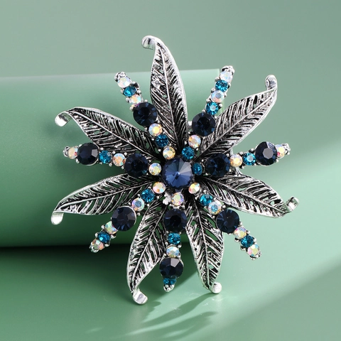 Vintage Alloy Flower Brooch With Blue Rhinestones Luxury Floral Crystal Pin For Women Cardigan Coat Suit Jewelry Decor Gift