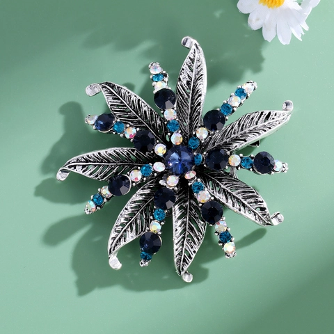 Vintage Alloy Flower Brooch With Blue Rhinestones Luxury Floral Crystal Pin For Women Cardigan Coat Suit Jewelry Decor Gift