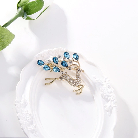 Elegant Gold Alloy Reindeer Brooch Pin For Women Clear White Rhinestone Blue Water Drop Crystal Deer Animal Lapel Brooch Christmas Jewelry