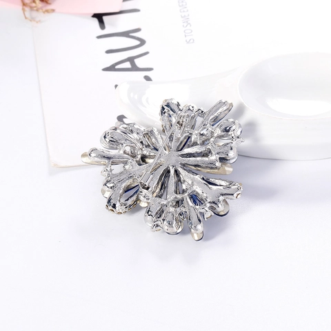 Elegant Alloy Rhinestone Floral Brooch Pin For Women Fashion Coat Suit Accessories Multi Color Crystal Jewelry Gift